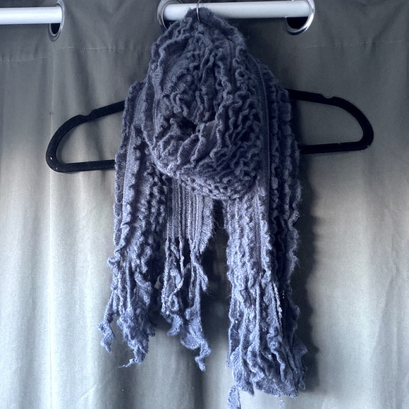 2Chic Slate Grey Squiggly Scarf - Picture 3 of 4